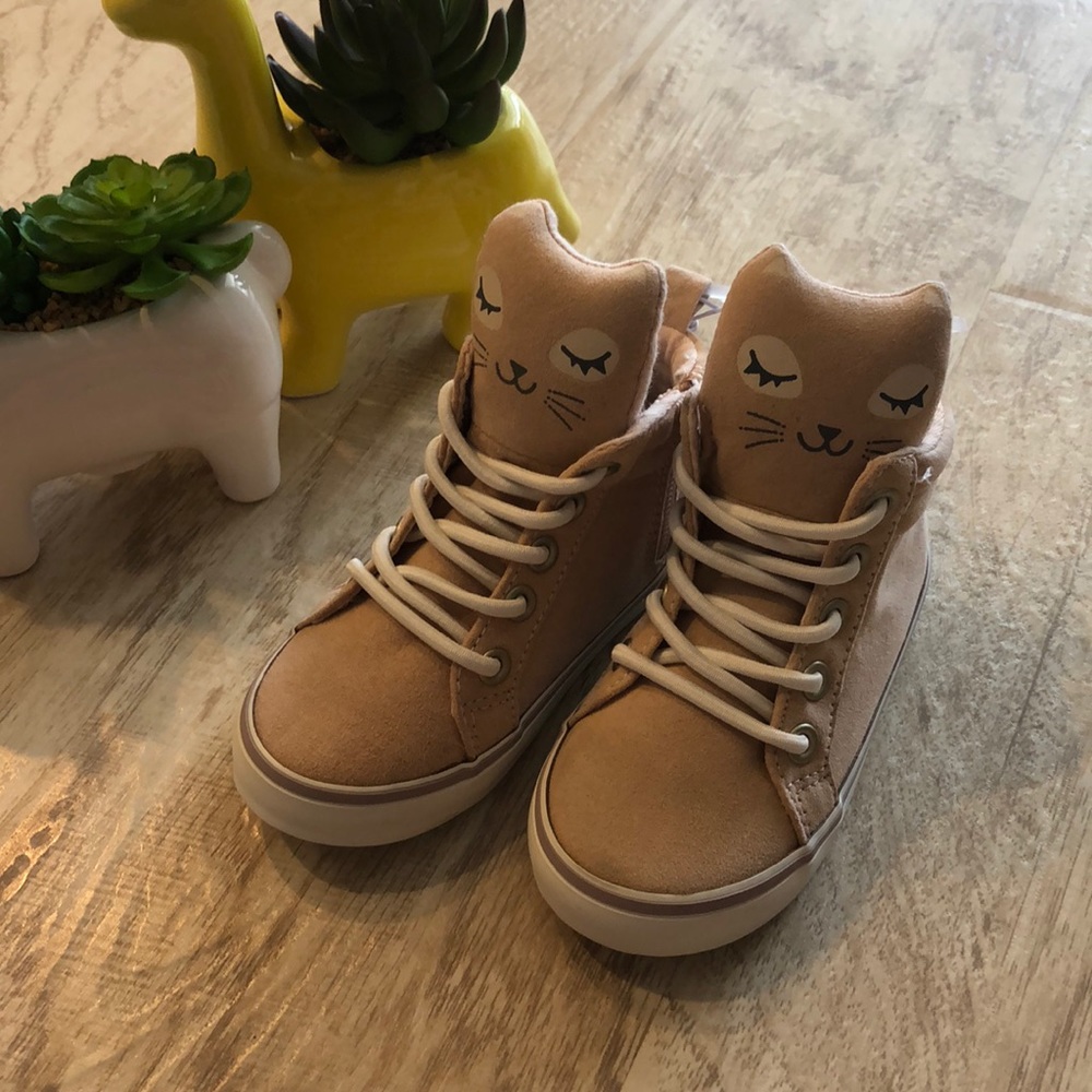 Fashion shoes baby girl size 6 NWT